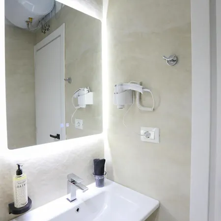 Apart Otel Divos Avlonya